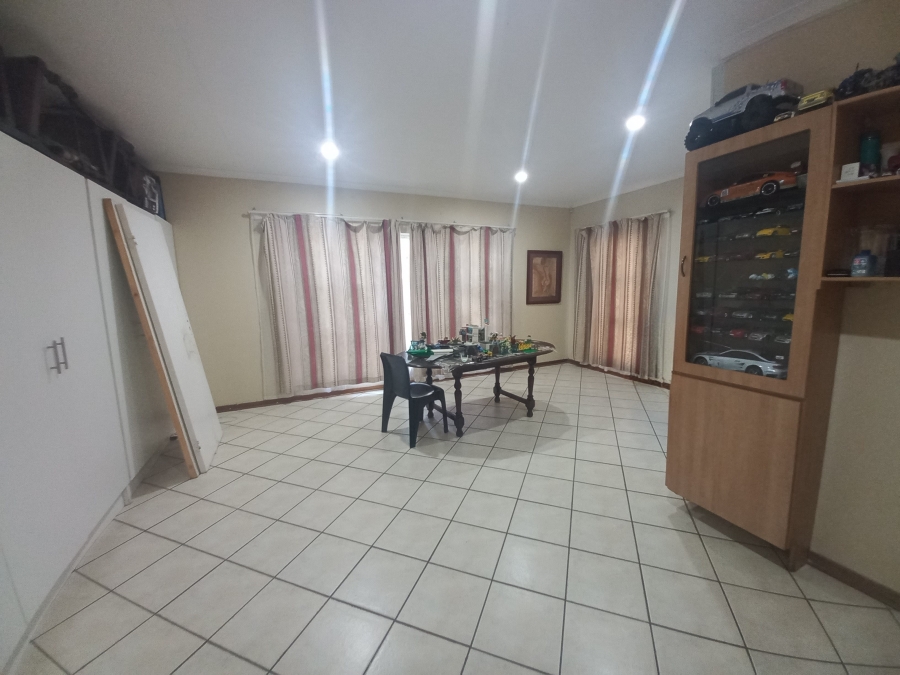 To Let 4 Bedroom Property for Rent in Cashan North West